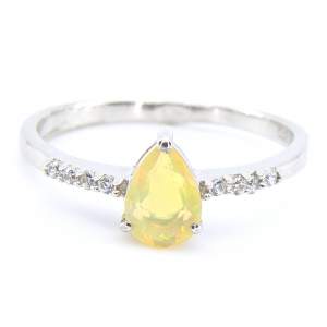 Серебряное кольцо 925 пробы 1,59 гр. с эфиопским опалом класса ААА и белыми цирконами 0,62 карат Серебряное кольцо 925 пробы 1,59 гр. с эфиопским опалом класса ААА и белыми цирконами 0,62 карат