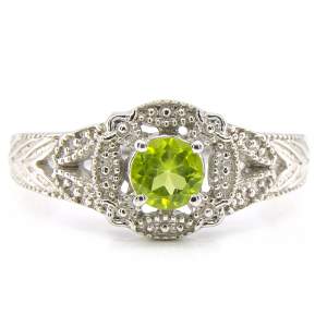 Серебряное кольцо 925 пробы 3,86 гр. с египетским хризолитом 0,47 карат Серебряное кольцо 925 пробы 3,86 гр. с египетским хризолитом 0,47 карат