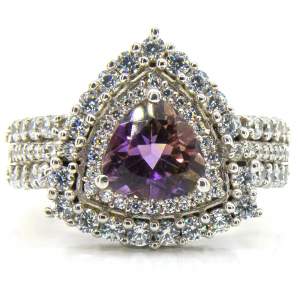 Серебряное кольцо 925 пробы 6,8 гр. с боливийским аметрином и цирконами 2,99 карат Серебряное кольцо 925 пробы 6,8 гр. с боливийским аметрином и цирконами 2,99 карат