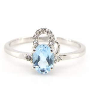 Срібна каблучка 925 проби 2,03 гр. зі швейцарським топазом з США та білими топазами 0,95 карат