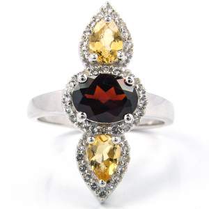 Серебряное кольцо 925 пробы 4,19 гр. с Мозамбикским гранатом, цитринами из США и топазами из США 2,36 карат Серебряное кольцо 925 пробы 4,19 гр. с Мозамбикским гранатом, цитринами из США и топазами из США 2,36 карат