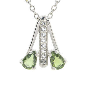 Серебряная подвеска 925 пробы 1,55 г с зеленым шри-ланкийским сапфиром класса АААА и топазами из США 1,15 карат