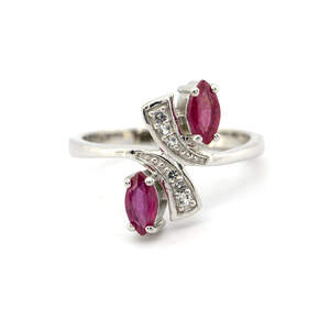 Серебряное кольцо 925 пробы 2,61 г с африканским Роял рубином АААА и топазами из США 0,74 карат