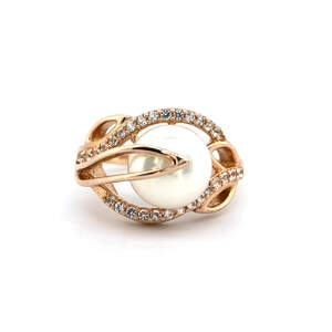 Срібна каблучка 925 проби в позолоті 750 проби 4,35 гр. з білою перлиною Камока о.Таїті та топазами зі США 4,93 карат Срібна каблучка 925 проби в позолоті 750 проби 4,35 гр. з білою перлиною Камока о.Таїті та топазами зі США 4,93 карат