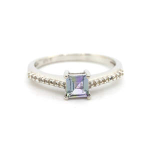 Серебряное кольцо 925 пробы 2,52 г с танзанитом Маньяра класса AAAA и топазами 0,85 карат из коллекции 