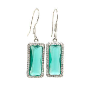 Серьги с платиновым покрытием 850 пробы с зелеными и белым кристаллами