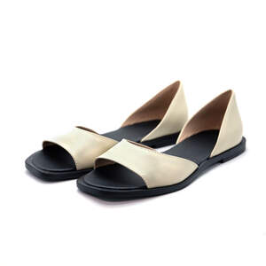 Босоніжки жіночі, бежевого кольору з натуральної шкіри