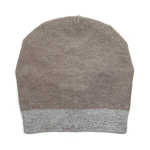 Женская шапка стиля Casual в цветовой комбинации: мокко и серого с кристаллами