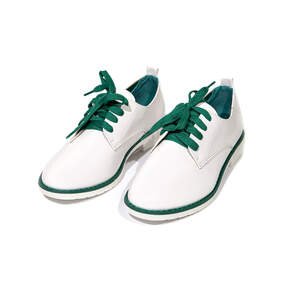 Женские туфли с эко-кожи белого цвета