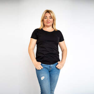 Футболка жіноча чорного кольору Футболка жіноча чорного кольору