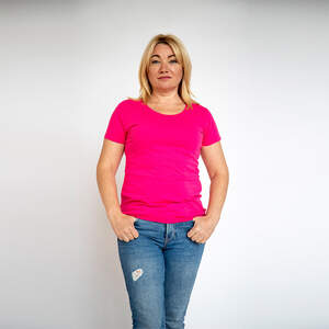Футболка жіноча кольору фуксії Футболка жіноча кольору фуксії