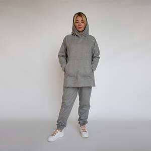 Спортивний костюм сірого кольору Спортивний костюм сірого кольору