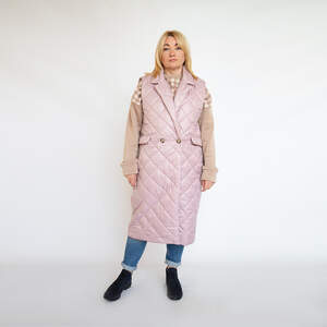 Жилет на синтепоні пудрового кольору Жилет на синтепоні пудрового кольору