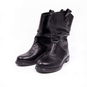 Чоботи жіночі з натуральної шкіри чорного кольору