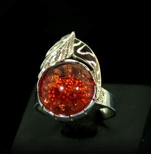 Серебряное кольцо 925 пробы с золотом 375 пробы 6,2 г Бурштином 3,72 карат Серебряное кольцо 925 пробы с золотом 375 пробы 6,2 г Бурштином 3,72 карат
