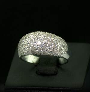 Срібна каблучка 925 проби 4,7 г з цирконами 1,05 карат Срібна каблучка 925 проби 4,7 г з цирконами 1,05 карат