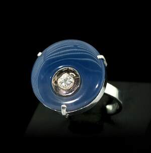 Срібна каблучка 925 проби з золотом 375 проби 8,16 г з каменем Місяця та цирконом 4,12 карат Срібна каблучка 925 проби з золотом 375 проби 8,16 г з каменем Місяця та цирконом 4,12 карат