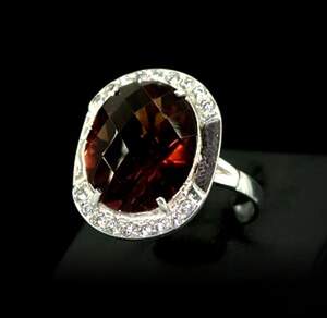 Срібна каблучка 925 проби з золотом 375 проби 7,46 г з Лінде Топаом та цирконами 5,97 карат Срібна каблучка 925 проби з золотом 375 проби 7,46 г з Лінде Топаом та цирконами 5,97 карат