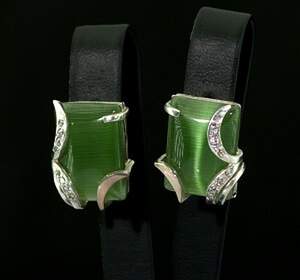 Срібі сережки 925 проби з золотом 375 проби 10,93 г з Котячим оком та цирконами 10,45 карат Срібі сережки 925 проби з золотом 375 проби 10,93 г з Котячим оком та цирконами 10,45 карат