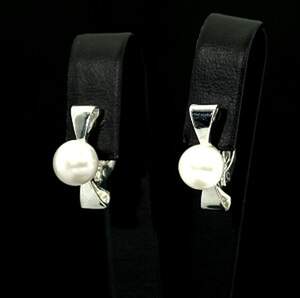 Срібні сережки 925 проби 4,2 г з білими Перлинами 5,15 карат Срібні сережки 925 проби 4,2 г з білими Перлинами 5,15 карат