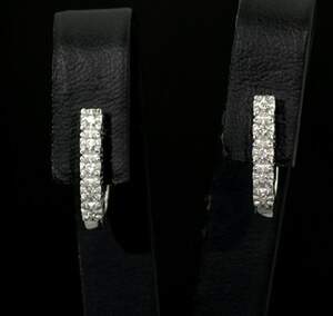 Срібні сережки 925 проби 3,14 г з африканськими Діамантами VVS1 0,05 карат Срібні сережки 925 проби 3,14 г з африканськими Діамантами VVS1 0,05 карат