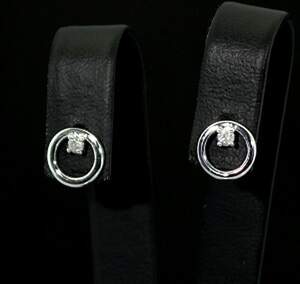 Срібні сережки 925 проби 1,22 г з африканськими Діамантами VVS1 0,1 карат Срібні сережки 925 проби 1,22 г з африканськими Діамантами VVS1 0,1 карат