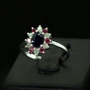 Серебряное кольцо 925 пробы 2,47 г с Сапфіром, рубинами та смарагдами класса АААА 1,35 карат Серебряное кольцо 925 пробы 2,47 г с Сапфіром, рубинами та смарагдами класса АААА 1,35 карат