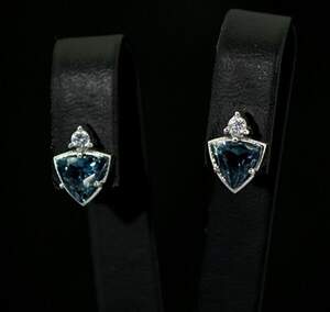 Серебряные серьги 925 пробы 3,12 г с Топазами Лондон Блу та фианитами 5,17 карат Серебряные серьги 925 пробы 3,12 г с Топазами Лондон Блу та фианитами 5,17 карат