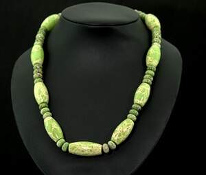 Намисто з Варисцитом 345 карат, застібка в позолоті Намисто з Варисцитом 345 карат, застібка в позолоті