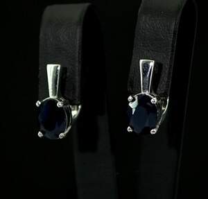 Срібні сережки 925 проби 3,93 г зі шрі-ланкійськими Сапфірами класу АААА та фіанітами 4,54 карат Срібні сережки 925 проби 3,93 г зі шрі-ланкійськими Сапфірами класу АААА та фіанітами 4,54 карат