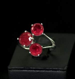 Срібна каблучка 925 проби 4,08 г з Турмаліном Рубелітом та цирконами 4,12 карат Срібна каблучка 925 проби 4,08 г з Турмаліном Рубелітом та цирконами 4,12 карат