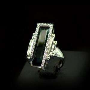 Серебряное кольцо 925 пробы 5,51 г с Кварцем и цирконами 8,95 карат Серебряное кольцо 925 пробы 5,51 г с Кварцем и цирконами 8,95 карат