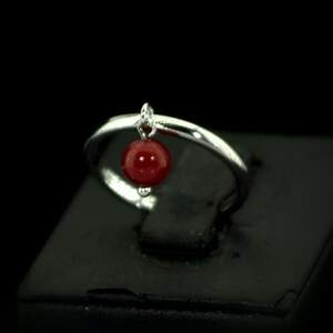 Серебряное кольцо 925 пробы 1,51 г с красным Коралом 0,75 карат Серебряное кольцо 925 пробы 1,51 г с красным Коралом 0,75 карат