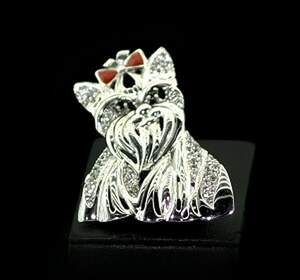 Срібна брошка 925 проби 11,73 г з білими та чорними цирконами 1,05 карат