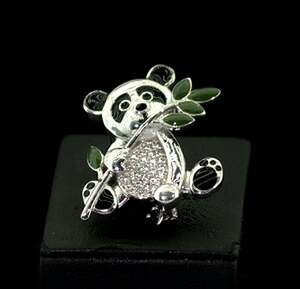 Срібна брошка 925 проби 5,46 г з цирконами та емаллю 0,7 карат