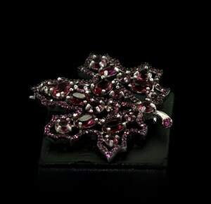 Срібна брошка 925 проби 7,42  г з рожевими Альпінітами та цирконами 5,8 карат