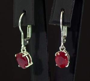 Серебряные серьги 925 пробы 2,25 гр. с африканскими Роял рубинами класса AAAA 3,7 карат Серебряные серьги 925 пробы 2,25 гр. с африканскими Роял рубинами класса AAAA 3,7 карат