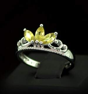Серебряное кольцо 925 пробы 2,71 гр. с голубыми шри-ланкийскими Сапфирами класса АААА 1,25 карат Серебряное кольцо 925 пробы 2,71 гр. с голубыми шри-ланкийскими Сапфирами класса АААА 1,25 карат