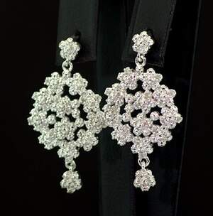 Серебряные серьги 925 пробы 7,91 гр. с белыми африканскими бриллиантами VVS1 0,27 карат Серебряные серьги 925 пробы 7,91 гр. с белыми африканскими бриллиантами VVS1 0,27 карат