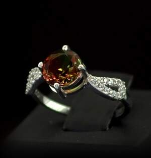Серебряное кольцо 925 пробы 2,11 г с Аметрином и фианитами 3,6 карат Серебряное кольцо 925 пробы 2,11 г с Аметрином и фианитами 3,6 карат