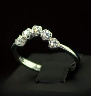 Серебряное кольцо 925 пробы 1,34 г с Муассанітами Кр 57 D/VVS1 0.28 карат Серебряное кольцо 925 пробы 1,34 г с Муассанітами Кр 57 D/VVS1 0.28 карат