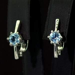 Серебряные серьги 925 пробы 3,27 г с голубыми Топазами 1,24 карат Серебряные серьги 925 пробы 3,27 г с голубыми Топазами 1,24 карат