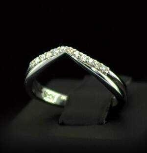 Серебряное кольцо 925 пробы 2,1 г с Діамантами Кр 57 D/VVS1 0,04 карат Серебряное кольцо 925 пробы 2,1 г с Діамантами Кр 57 D/VVS1 0,04 карат