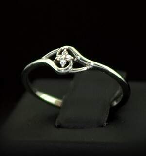 Серебряное кольцо 925 пробы 0,9 г с Діамантом Кр 57 D/VVS1 0,02 карат Серебряное кольцо 925 пробы 0,9 г с Діамантом Кр 57 D/VVS1 0,02 карат