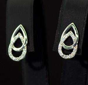 Серебряные серьги 925 пробы 1,98 г с Діамантами Кр 57 D/VVS1 0,16 карат Серебряные серьги 925 пробы 1,98 г с Діамантами Кр 57 D/VVS1 0,16 карат