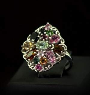 Срібна каблучка 925 проби 3,59 г з бразильськими Турмалінами 2,78 карат Срібна каблучка 925 проби 3,59 г з бразильськими Турмалінами 2,78 карат