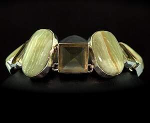 Браслет у срібному покритті з Пренітами та цитринами 49,39 г 19+3 см Браслет у срібному покритті з Пренітами та цитринами 49,39 г 19+3 см