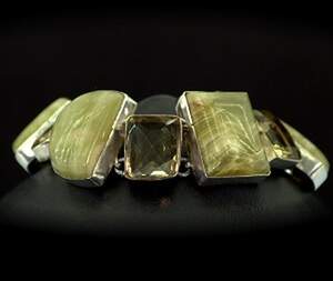 Браслет у срібному покритті з Пренітами та цитринами 44,45 г18+3 см Браслет у срібному покритті з Пренітами та цитринами 44,45 г18+3 см