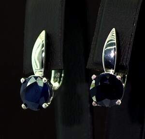 Срібні сережки 925 проби 4,11 г з шрі-ланкійськими Сапфірами 4,6 карат Срібні сережки 925 проби 4,11 г з шрі-ланкійськими Сапфірами 4,6 карат