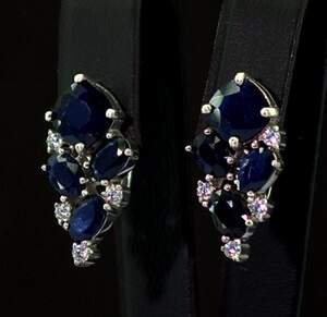 Срібні сережки 925 проби 7,18 г зі шрі-ланкійськими Сапфірами класу AAAA та фіанітами 8,4 карат Срібні сережки 925 проби 7,18 г зі шрі-ланкійськими Сапфірами класу AAAA та фіанітами 8,4 карат